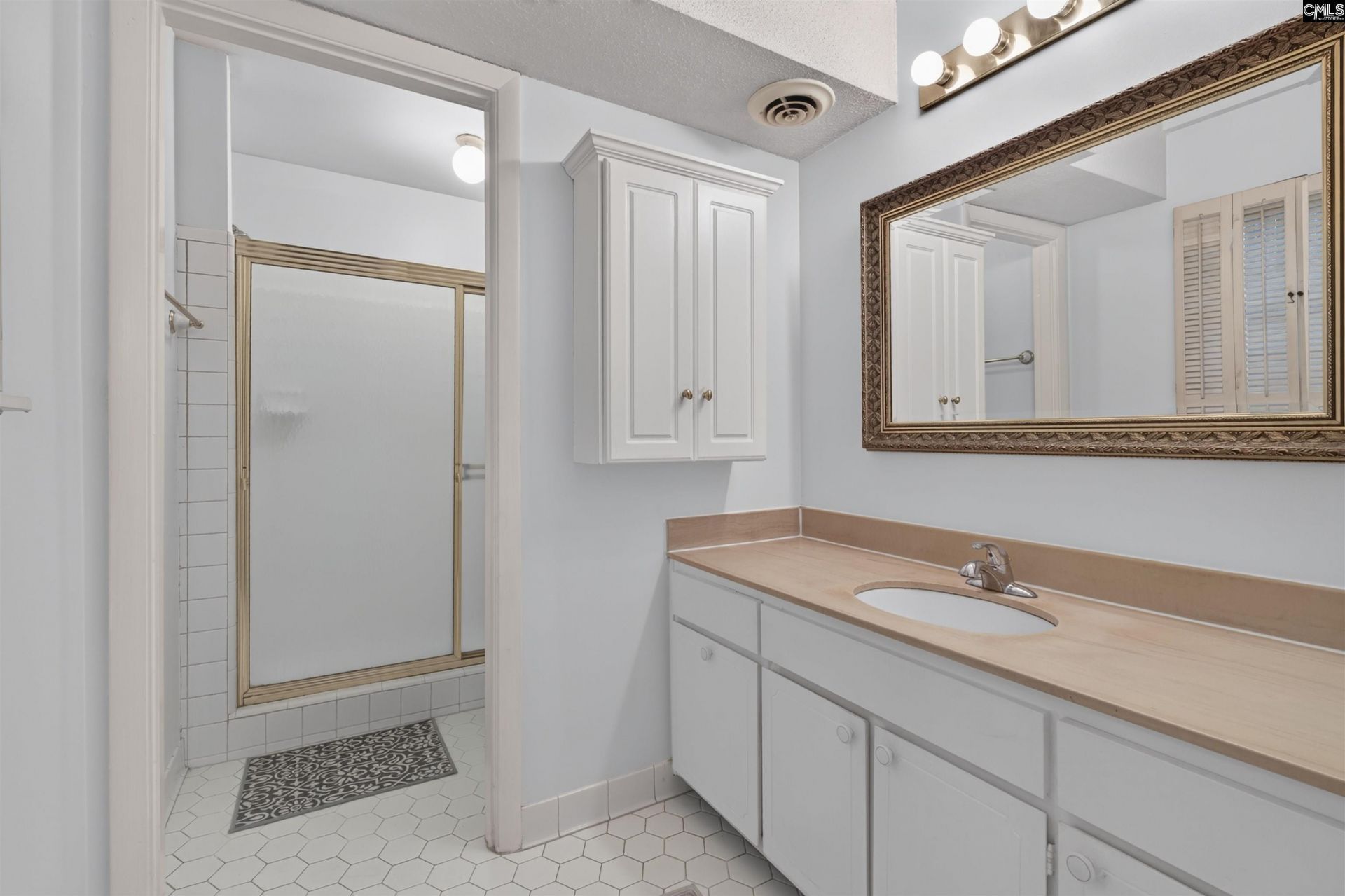3600 Chateau Drive  Photo 11