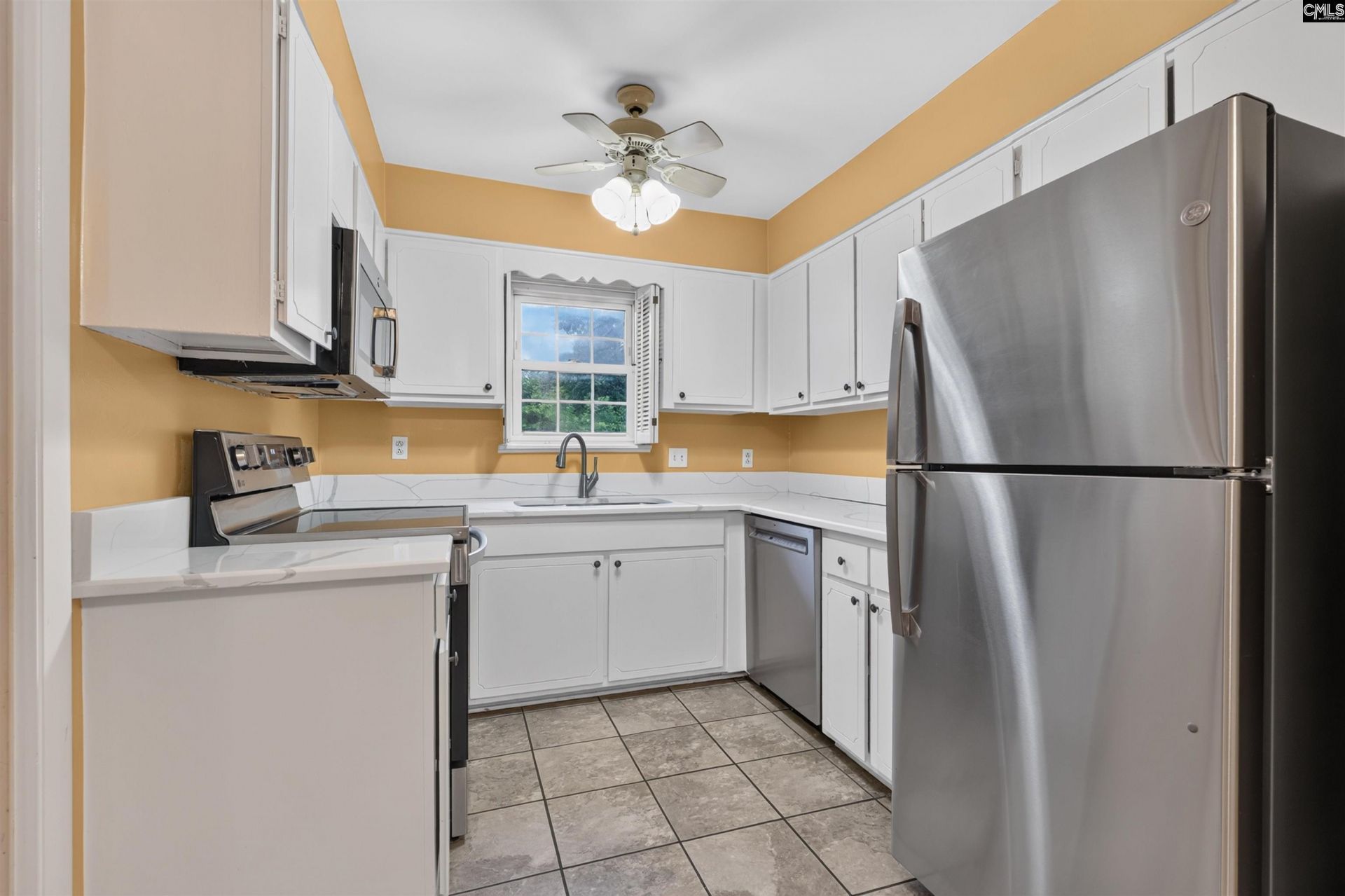 3600 Chateau Drive  Photo 5