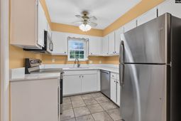 3600 Chateau Drive  photo 4