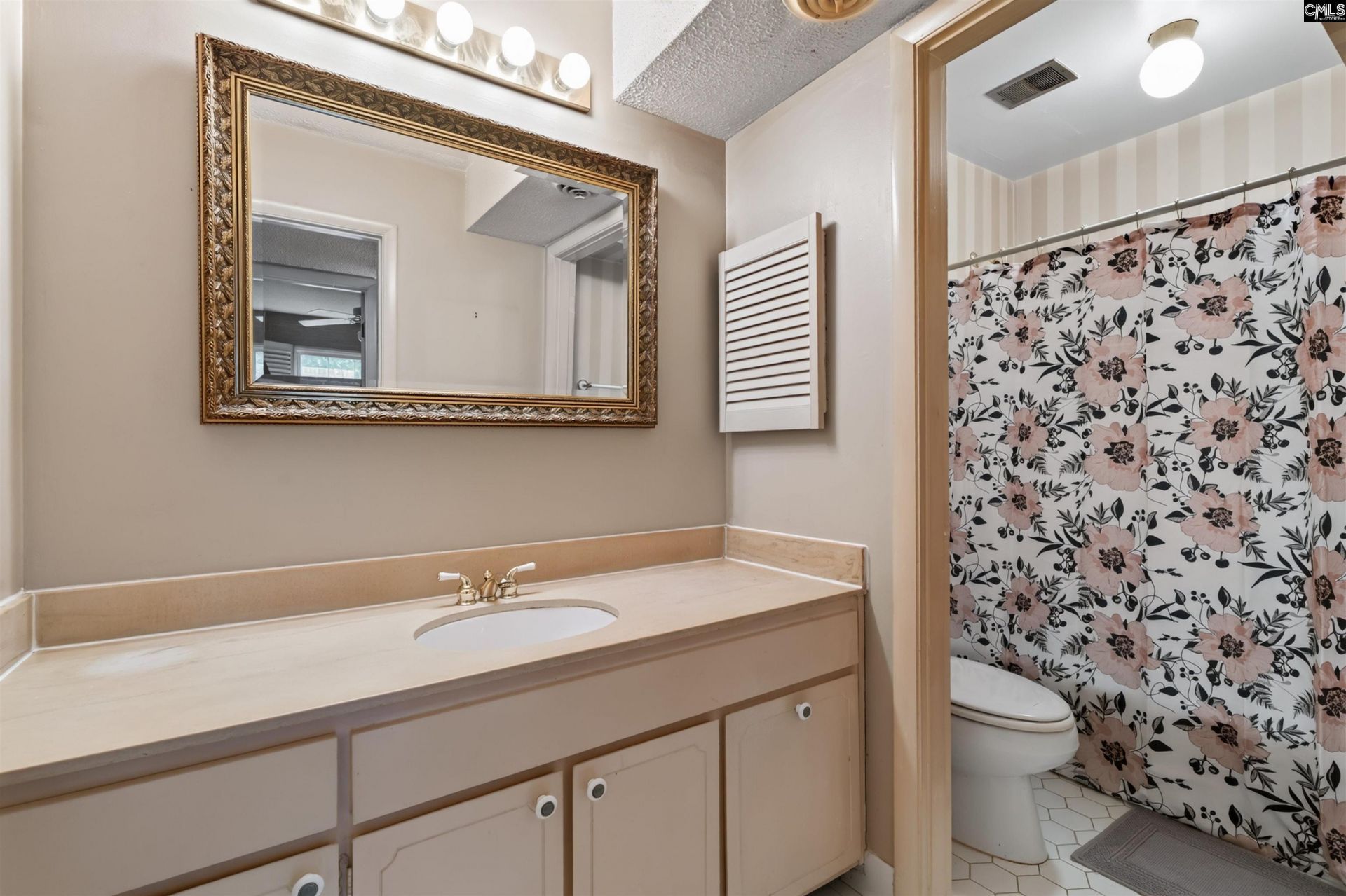 3600 Chateau Drive  Photo 8