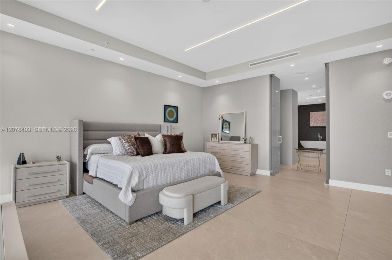 920 Intracoastal Dr, Unit PH2, Fort Lauderdale, FL 33304 Photo