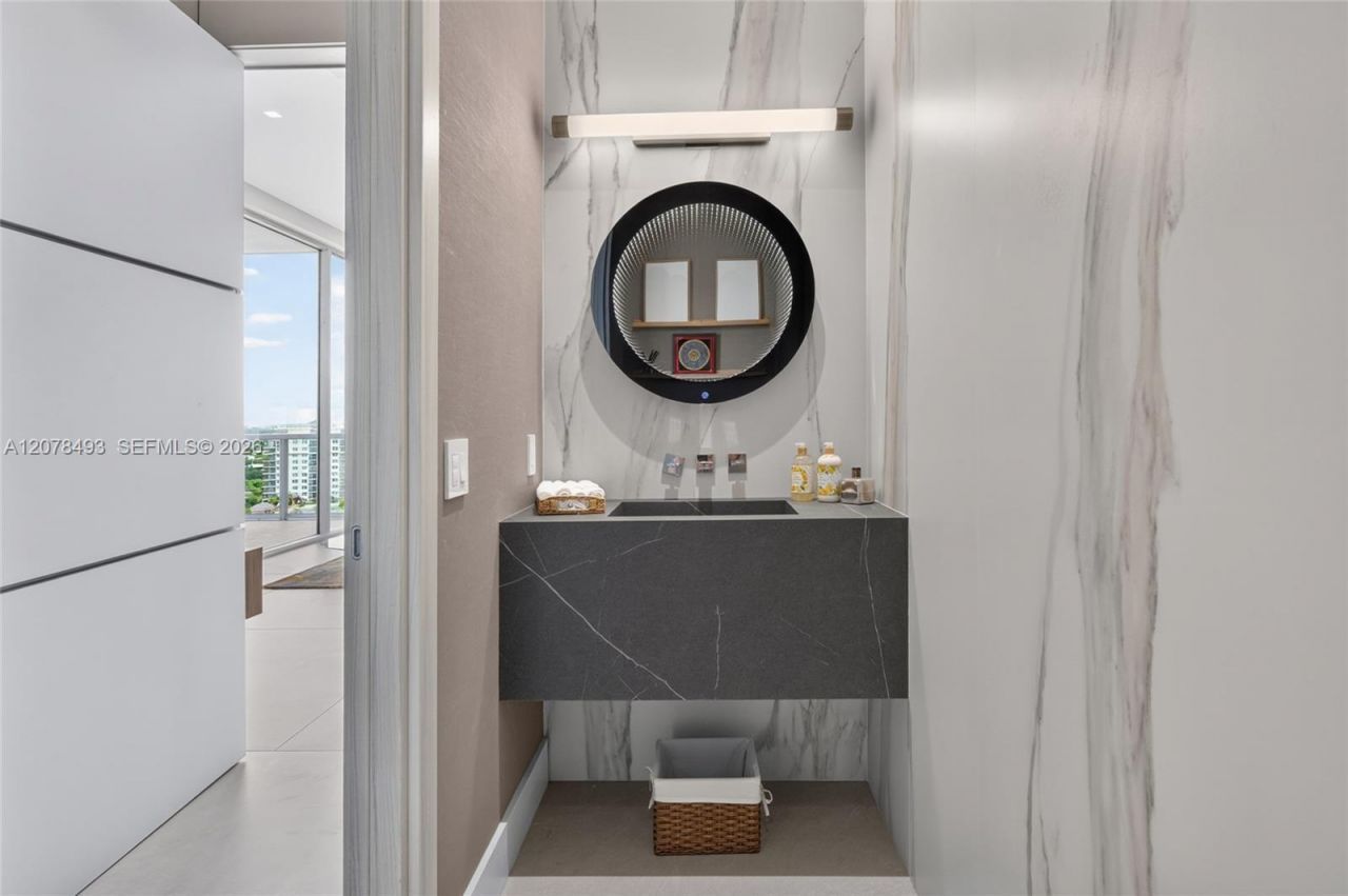 920 Intracoastal Dr, Unit PH2, Fort Lauderdale, FL 33304 Photo