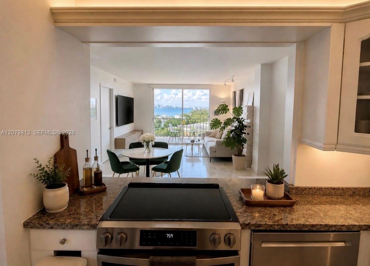 6900 E Bay Dr, Unit 9L, Miami Beach, FL 33141 Photo