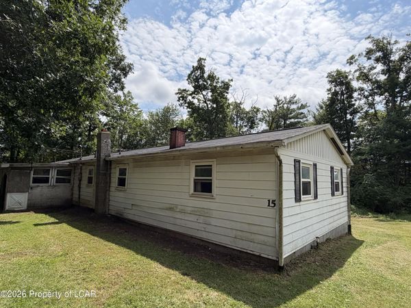 15 Siegfried Lane, Drums, PA 18222