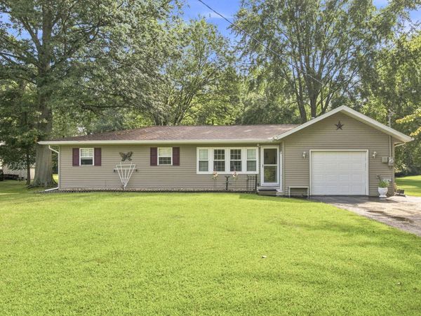 5609 Johnson Road, Coloma, MI 49038