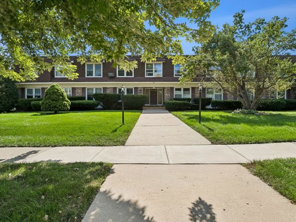 350 Brainerd Avenue , Unit 1B, Libertyville, IL 60048
