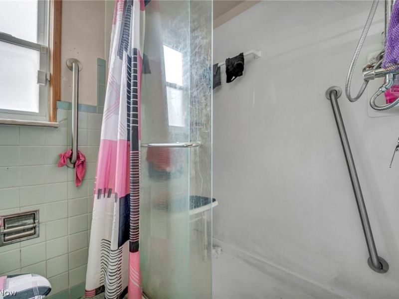4008 E 186th Street, Cleveland, OH 44122 Photo 23