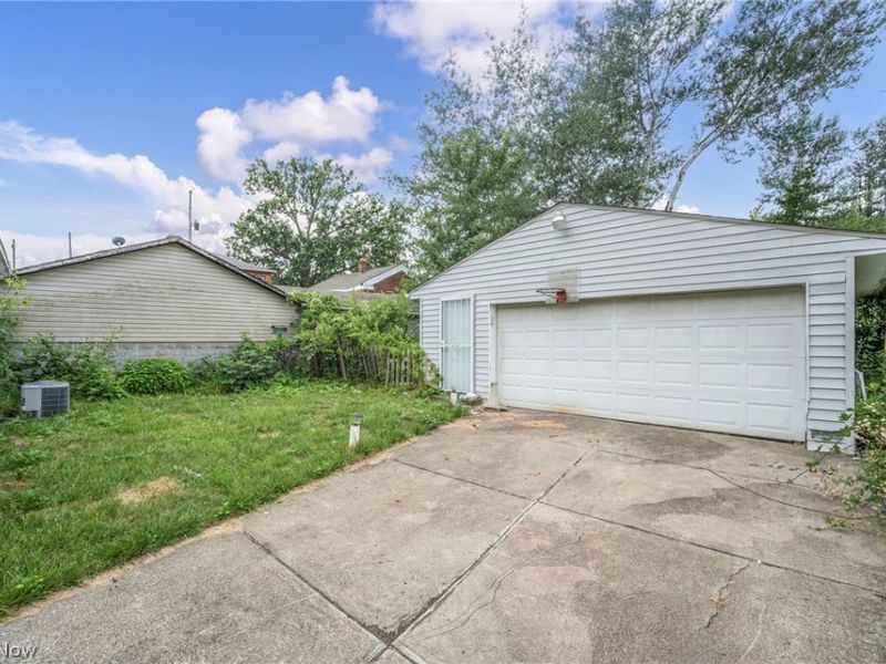 4008 E 186th Street, Cleveland, OH 44122 Photo 27