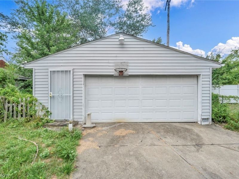 4008 E 186th Street, Cleveland, OH 44122 Photo 28