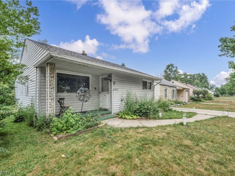 4008 E 186th Street, Cleveland, OH 44122 Photo 3
