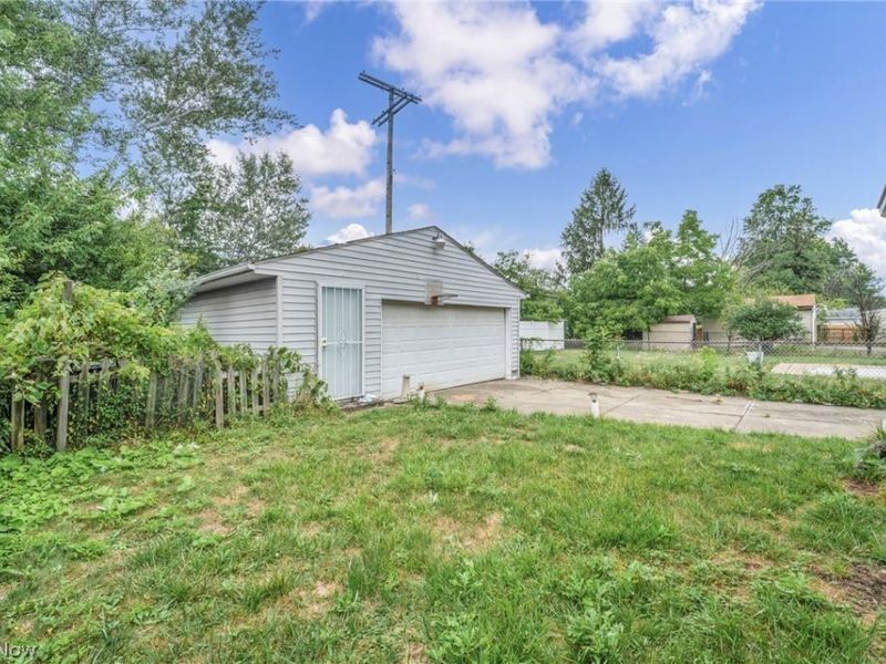 4008 E 186th Street, Cleveland, OH 44122 Photo 32
