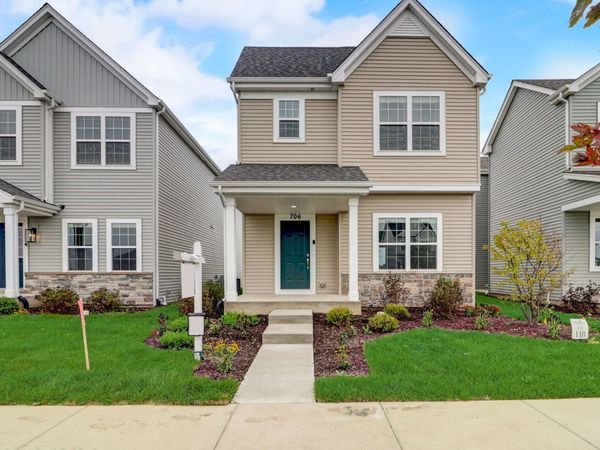 706 Station Boulevard , Elburn, IL 60119