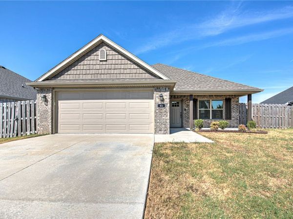 61 N Manhattan Way , Fayetteville, AR 72704