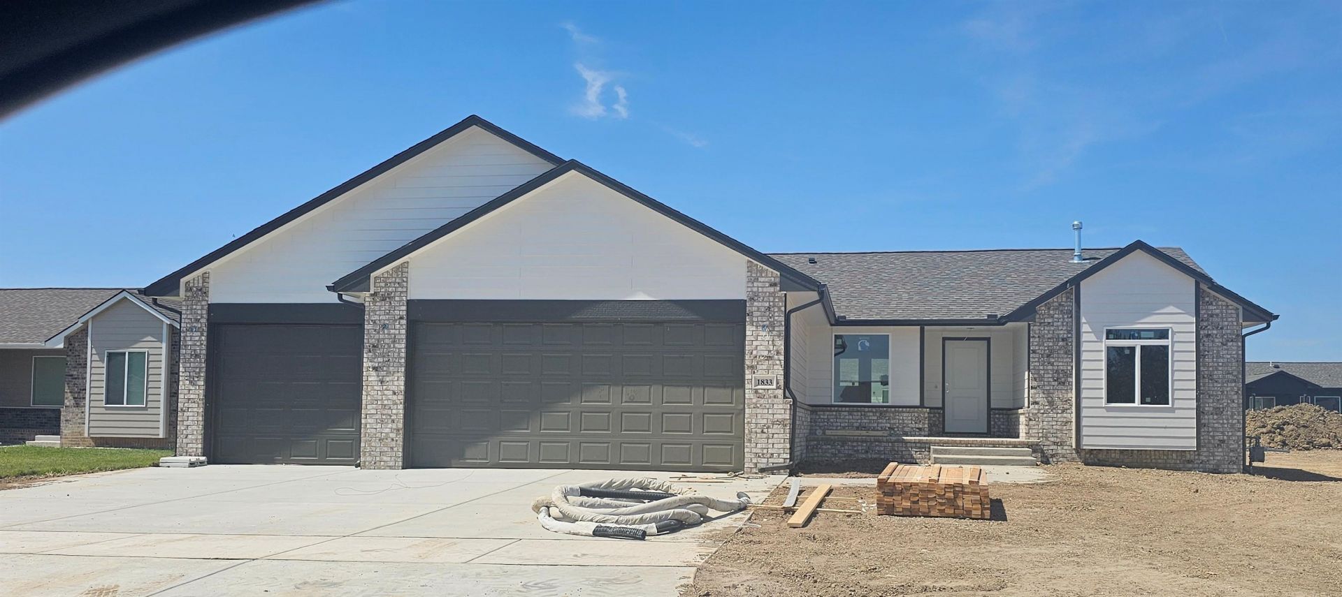 1833 S Herrington St, Wichita, KS 67207 Main Photo
