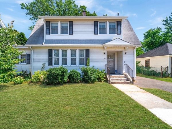 51 Itendale St, Springfield, MA 01108