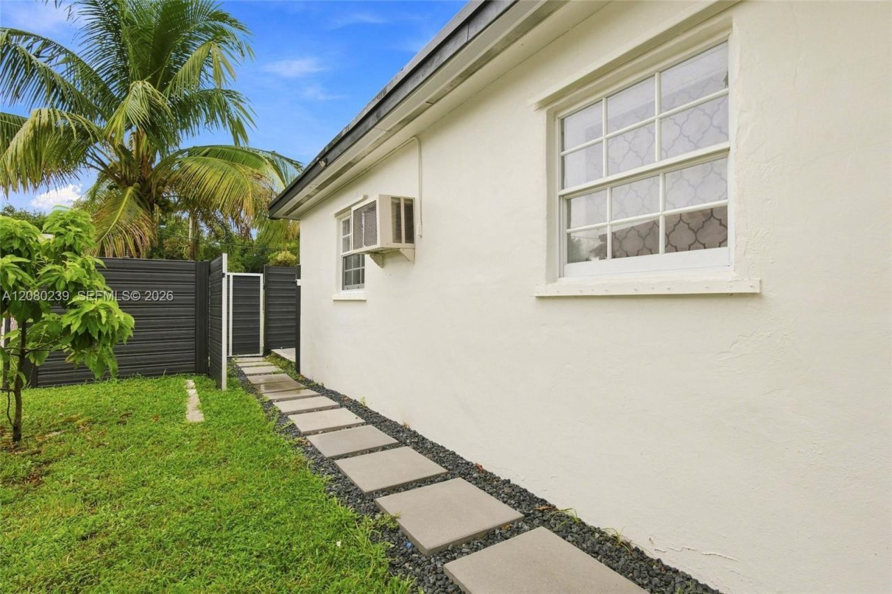 6885 NW 14th Ct, Plantation, FL 33313 Photo
