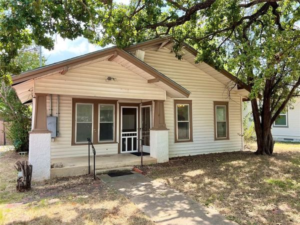 2202 Avenue E, Brownwood, TX 76801
