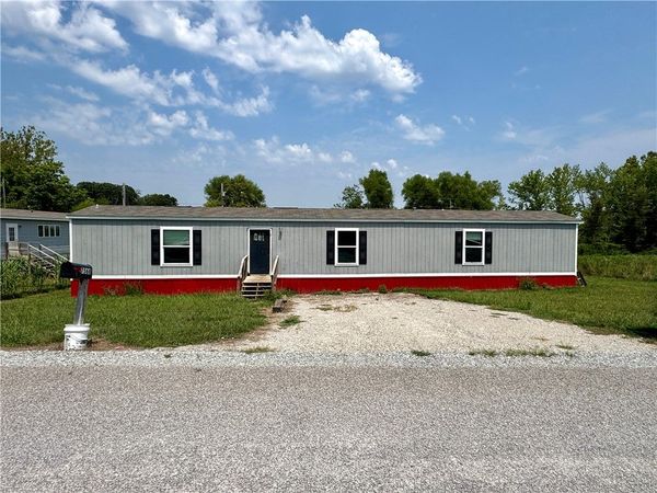 7568 Blockade Village , Seligman, MO 65745