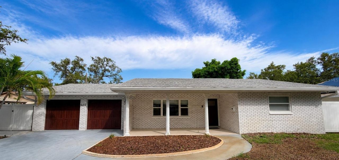 620 La Plaza Avenue S, Saint Petersburg, FL 33707 Main Photo