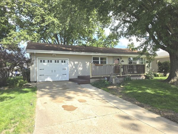 1524 Julie Drive , Bloomington, IL 61701
