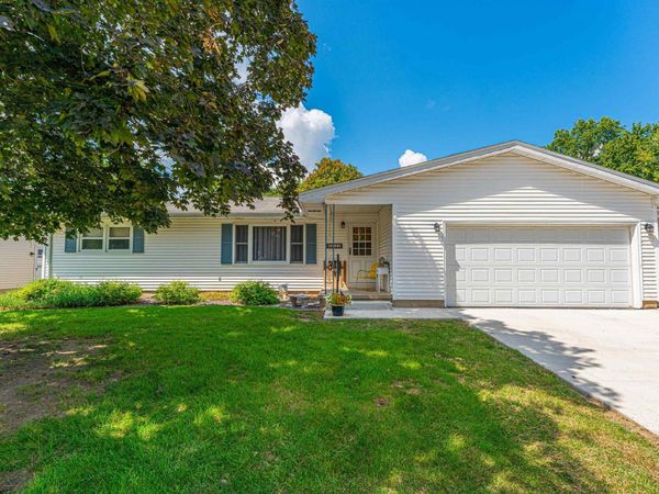 1031 N MONROE Street, Lincoln, IL 62656