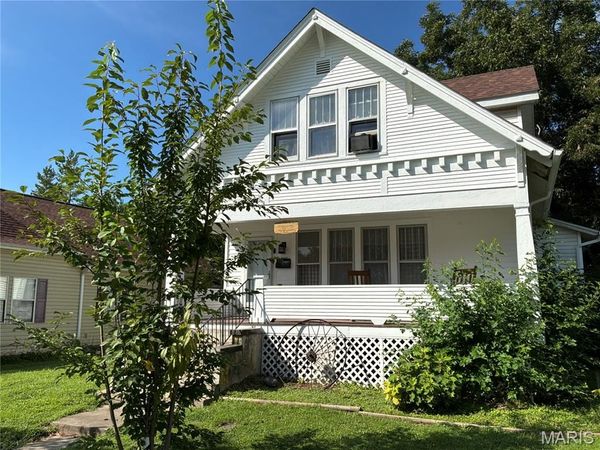 307 5th N, Elsberry, MO 63343