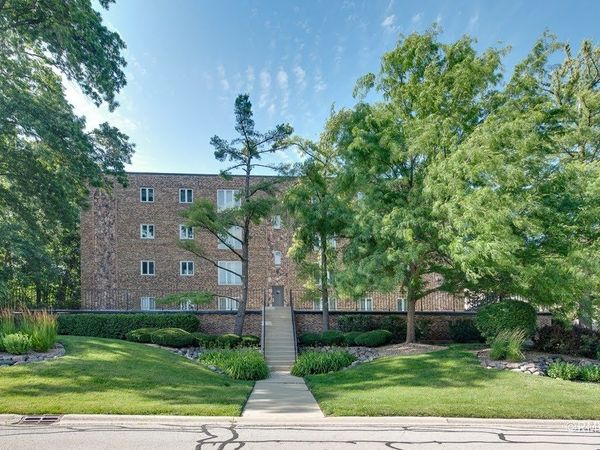 467 Hiawatha Trail , Unit 106, Wood Dale, IL 60191