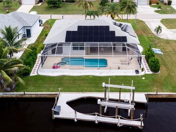 1210 SE 21st AVE , CAPE CORAL, FL 33990