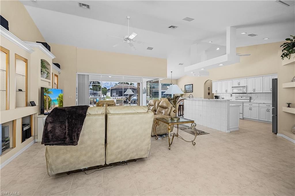 1210 SE 21st Ave , Cape Coral, FL 33990 Photo