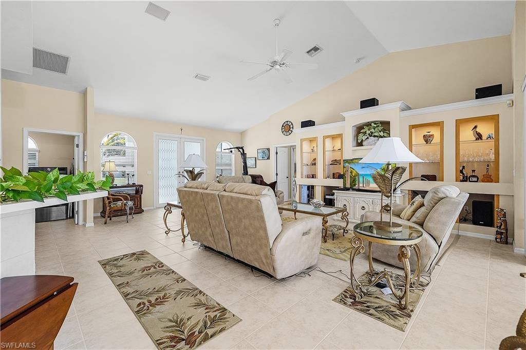 1210 SE 21st Ave , Cape Coral, FL 33990 Photo