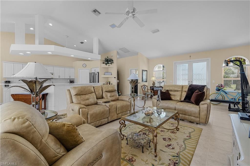 1210 SE 21st Ave , Cape Coral, FL 33990 Photo