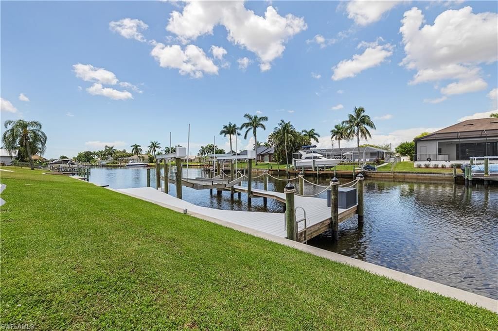 1210 SE 21st Ave , Cape Coral, FL 33990 Photo