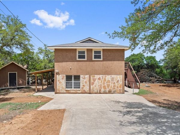 404 Valley Ridge, Canyon Lake, TX 78133