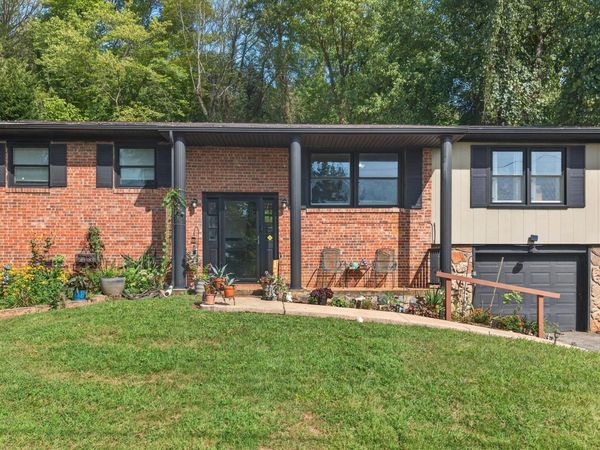 516 Foothills Rd, Kingsport, TN 37663