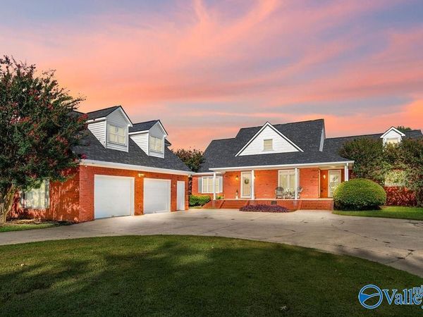 400 Plantation Pointe Road, Scottsboro, AL 35768
