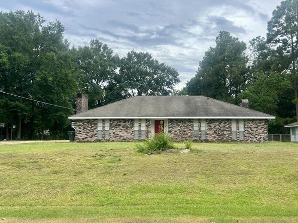 113 Tanglewood Dr., Hattiesburg, MS 39402