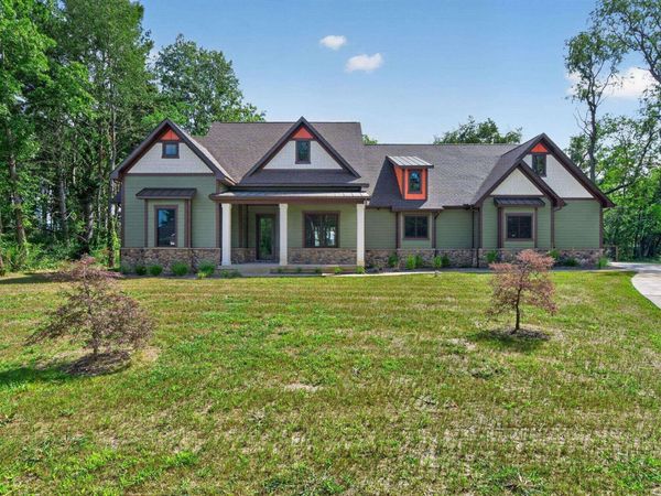 51490 Ginny Drive, South Bend, IN 46628