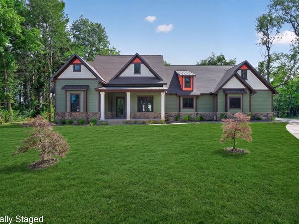 51490 Ginny Drive, South Bend, IN 46628