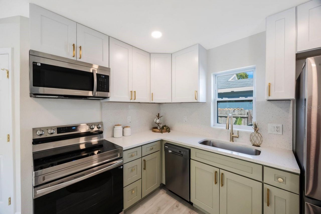 1160 36th Avenue N, Saint Petersburg, FL 33704 Photo