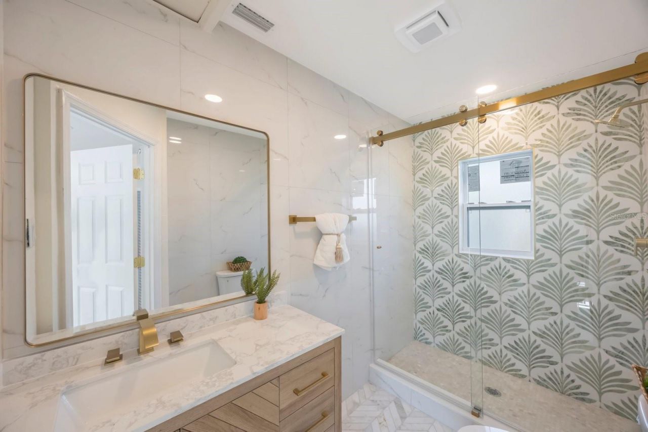 1160 36th Avenue N, Saint Petersburg, FL 33704 Photo