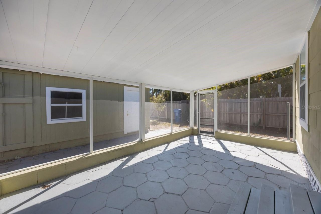 1160 36th Avenue N, Saint Petersburg, FL 33704 Photo