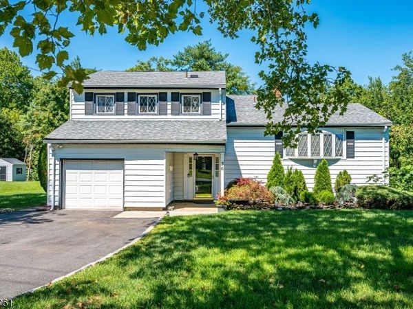 36 Foxwood Dr, Franklin, NJ 08873