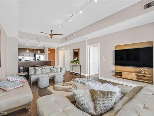 8255 LAS VEGAS Boulevard , Unit 814, Las Vegas, NV 89123