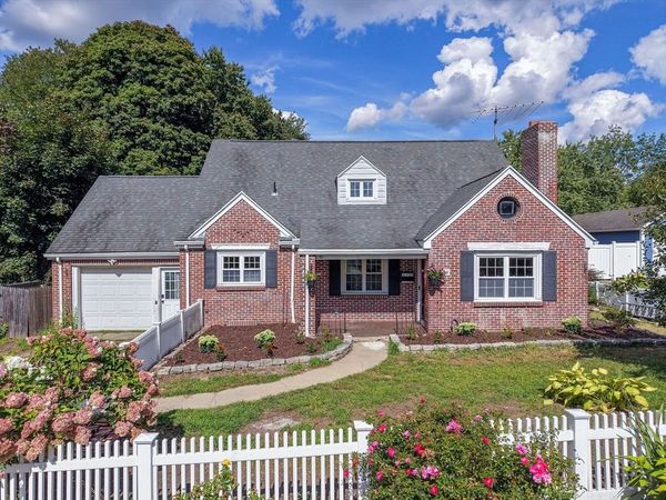 115 Saint James Ave, Chicopee, MA 01020