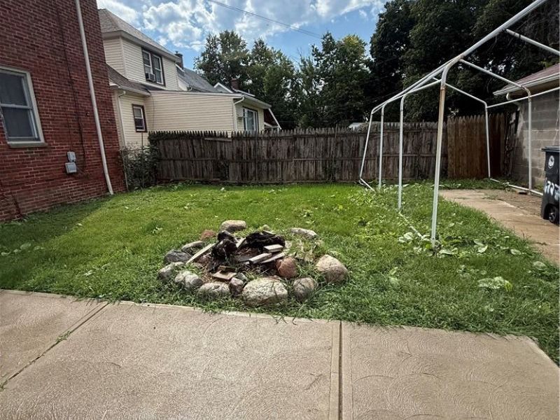 16727 Grovewood Avenue, Cleveland, OH 44110 Photo 6