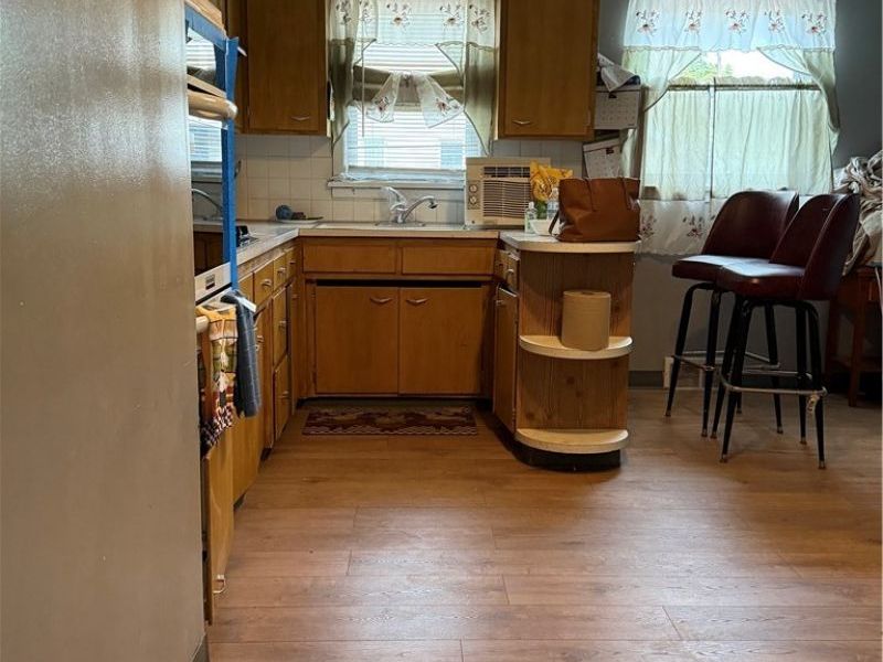 16727 Grovewood Avenue, Cleveland, OH 44110 Photo 9