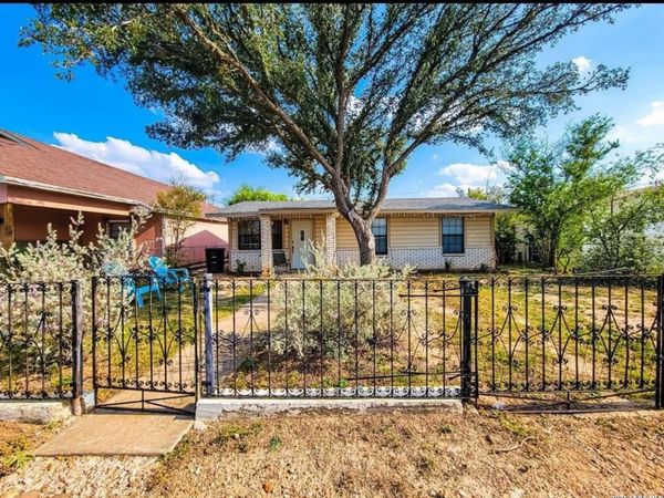 1540 Valerie, Eagle Pass, TX 78852