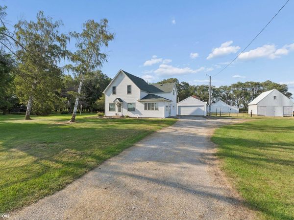13842 210th Street, Mason City, IA 50401