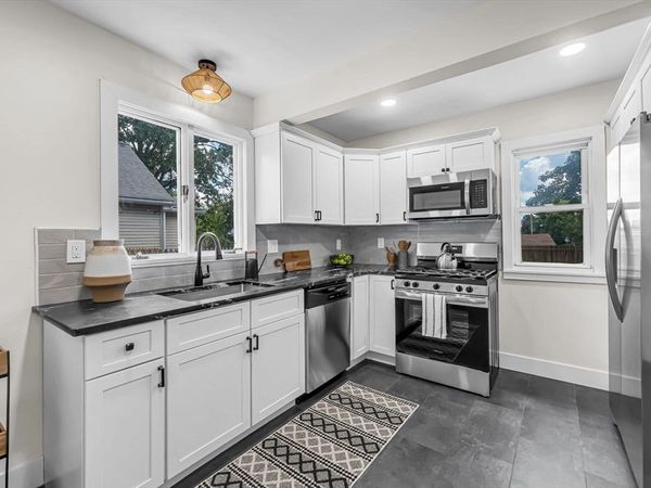 19 Eldert St, Springfield, MA 01109