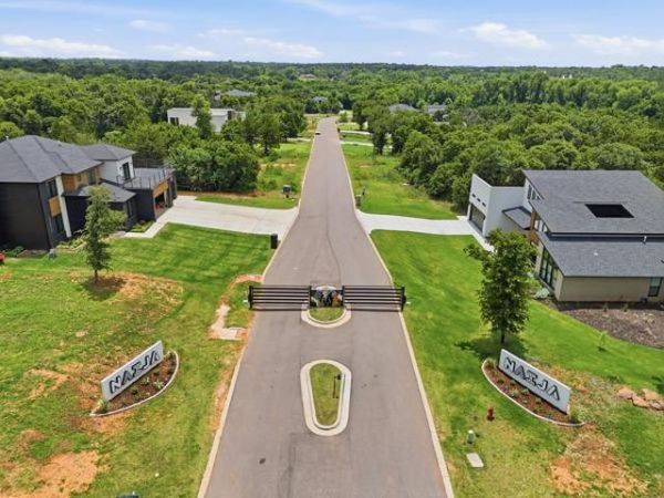 7801 Whitney Michel Drive, Oklahoma City, OK 73121